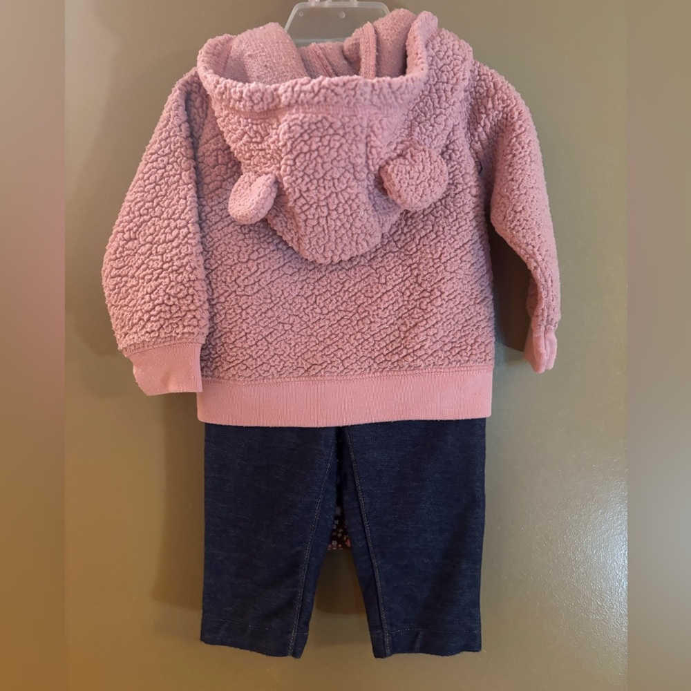 Carter's Pink Sherpa Jacket with Floral Bodysuit Preloved 9 Months - Picture 2 of 8